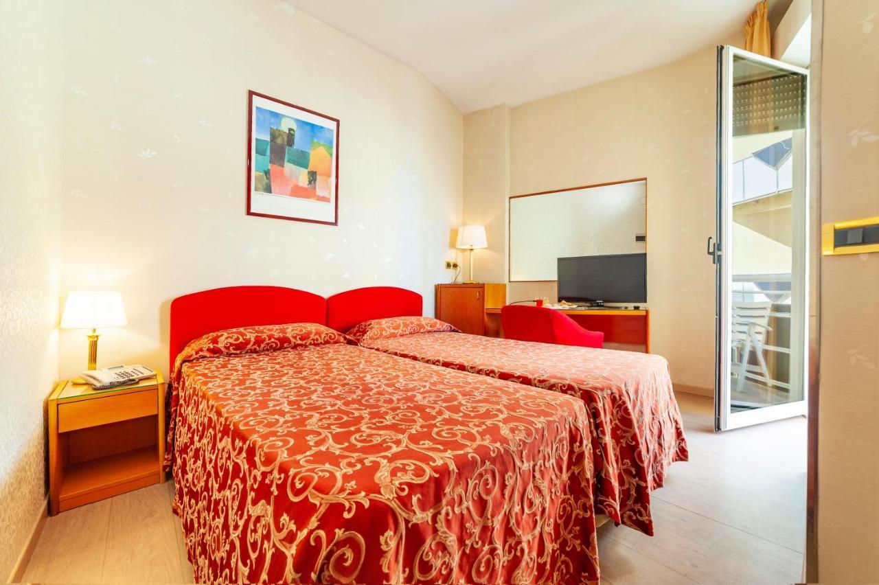 Hotel Kursaal Ρίμινι Εξωτερικό φωτογραφία