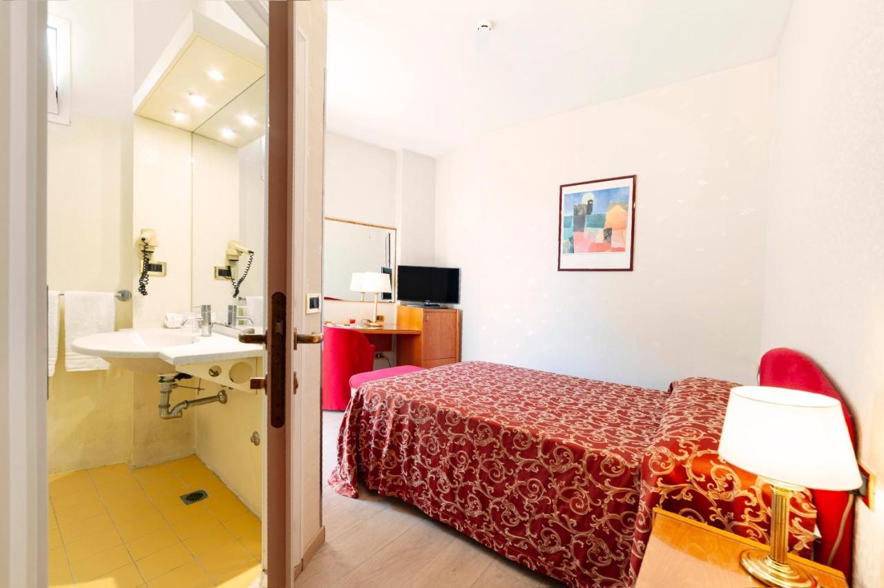 Hotel Kursaal Ρίμινι Εξωτερικό φωτογραφία