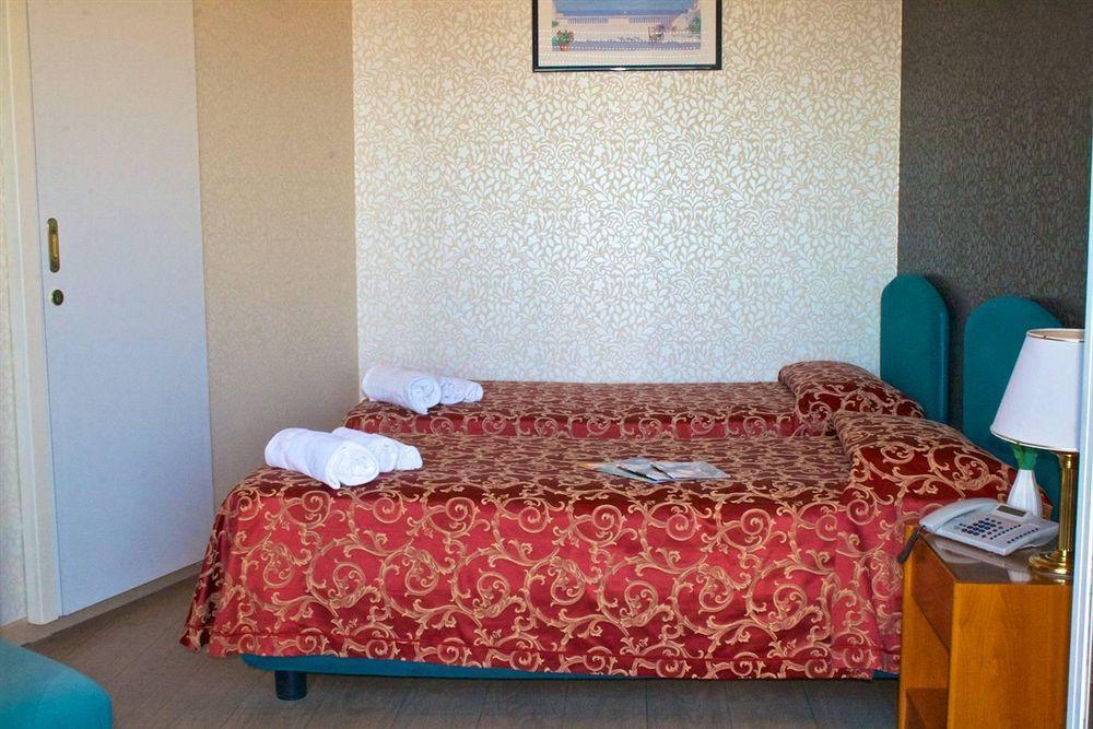 Hotel Kursaal Ρίμινι Εξωτερικό φωτογραφία