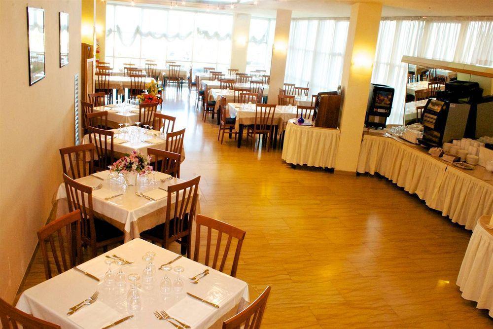 Hotel Kursaal Ρίμινι Εξωτερικό φωτογραφία