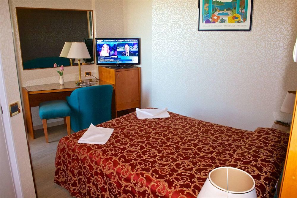 Hotel Kursaal Ρίμινι Εξωτερικό φωτογραφία