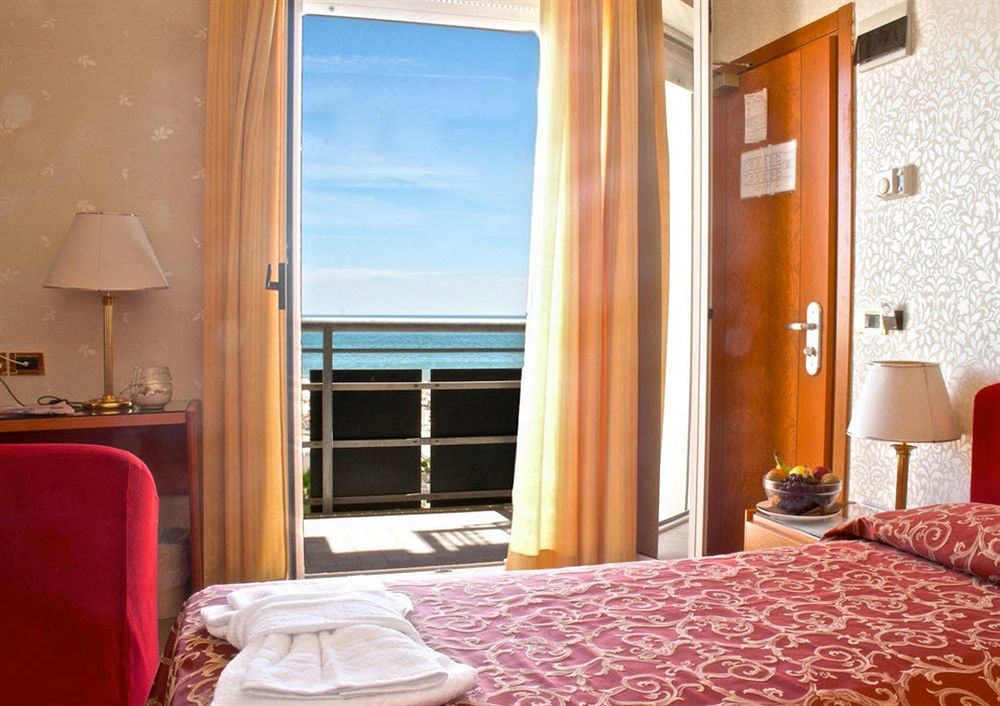 Hotel Kursaal Ρίμινι Εξωτερικό φωτογραφία