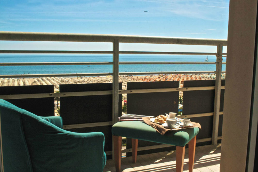 Hotel Kursaal Ρίμινι Εξωτερικό φωτογραφία