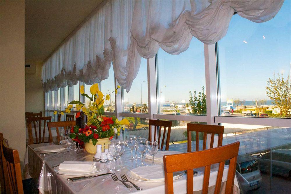 Hotel Kursaal Ρίμινι Εξωτερικό φωτογραφία